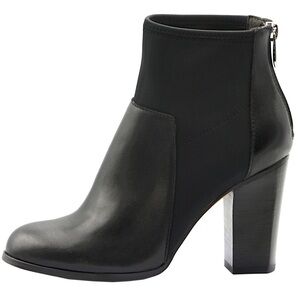 Adrienne Vittadini Black Ankle Booties